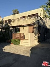 832 N Las Palmas Ave in Los Angeles, CA - Building Photo - Building Photo