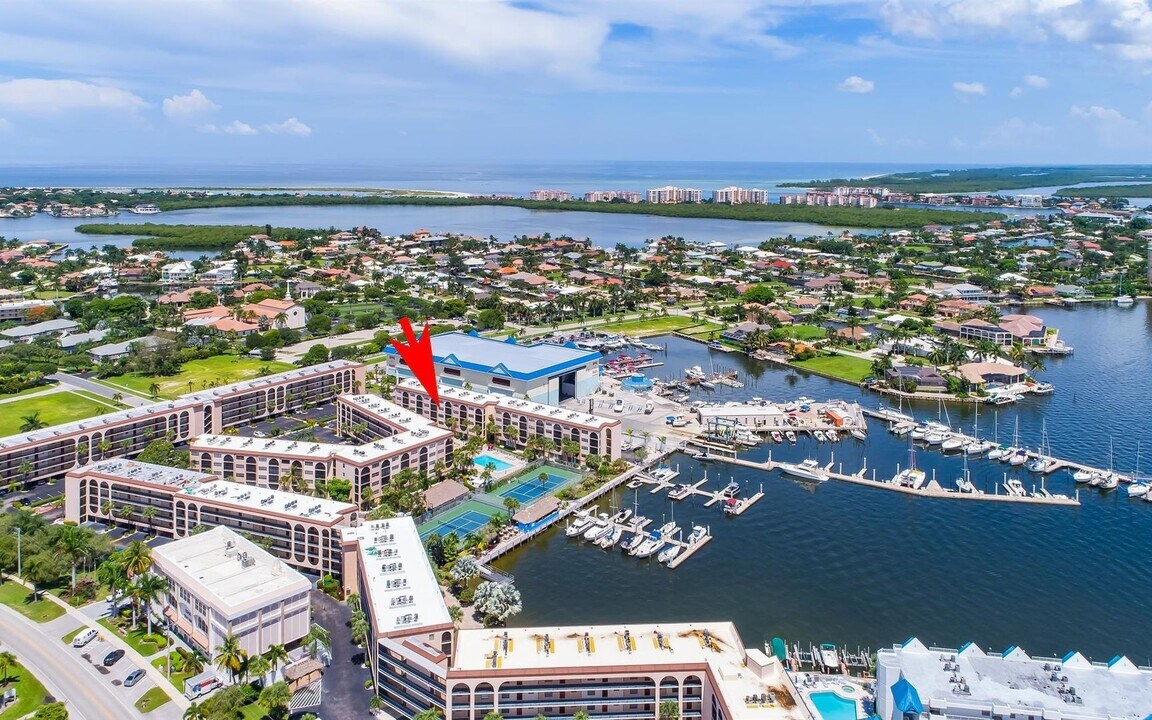 1027 Anglers Cove in Marco Island, FL - Building Photo