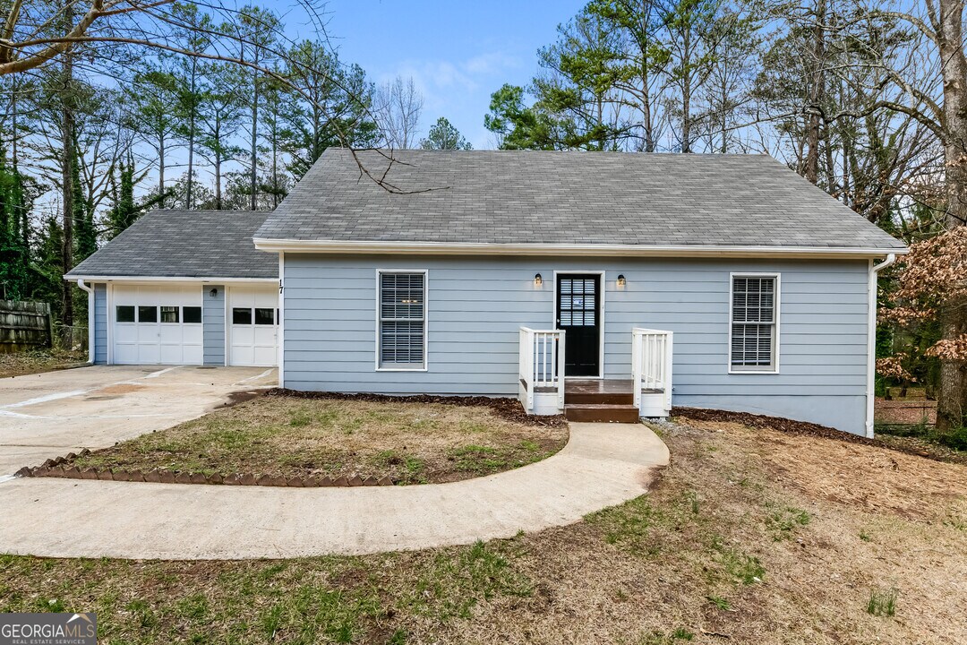 17 Juliana Ct in Ellenwood, GA - Building Photo