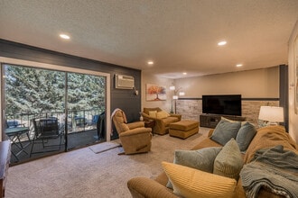 4400 S Poplar St, Unit #208 in Casper, WY - Foto de edificio - Building Photo