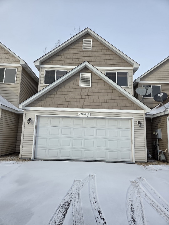 12263 Xylite St NE in Blaine, MN - Building Photo