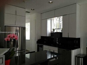 1654 Salerno Cir in Weston, FL - Building Photo - Building Photo