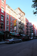 169 Mulberry St in New York, NY - Building Photo - Building Photo