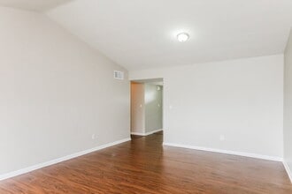 11010 SW 123rd Ave in Miami, FL - Building Photo - Building Photo