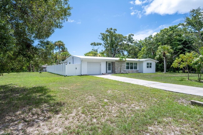 1702 25th Ave in Vero Beach, FL - Building Photo - Building Photo