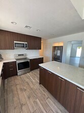 1990 E Calle Felicia in Palm Springs, CA - Building Photo - Building Photo