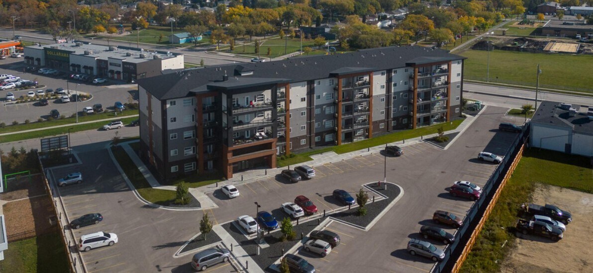 Park Place in Winnipeg, MB - Building Photo