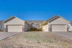 9932 E Kinkaid Cir in Wichita, KS - Building Photo