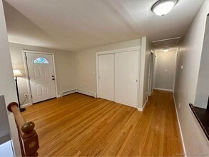 386 Cherry Brook Rd in Canton, CT - Building Photo - Building Photo