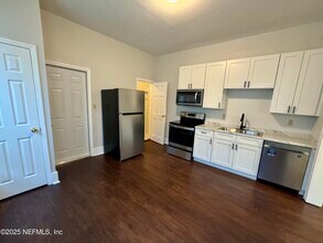 2037 Myra St in Jacksonville, FL - Building Photo - Building Photo