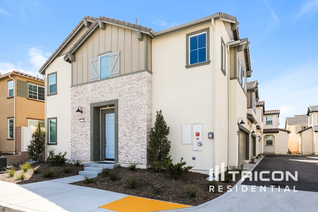 28113 Cookhouse Ln in Menifee, CA - Building Photo