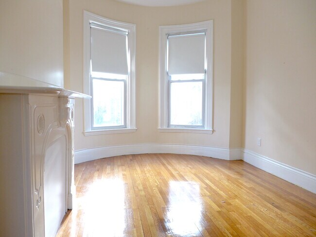 35 Delle Ave in Boston, MA - Building Photo - Building Photo