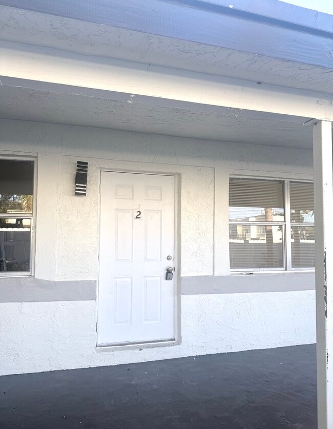 209 NW 10th St, Unit 2