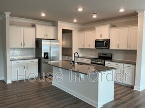 41 Silverthorne Ct in Hendersonville, NC - Building Photo - Building Photo