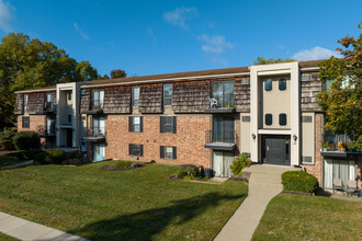 Carriage Hill Apartments in Toledo, OH - Building Photo - Primary Photo