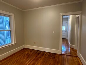 59 Hawthorne St, Unit 1 in Somerville, MA - Foto de edificio - Building Photo