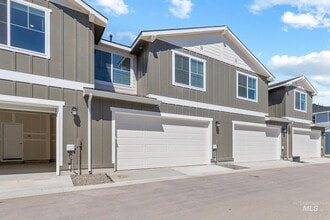 4234 W Cirrus Ln in Eagle, ID - Building Photo - Building Photo