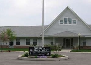 Bourbon Garden Court in Bourbon, IN - Foto de edificio