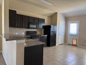 13221 Brahmin Dr in Austin, TX - Foto de edificio - Building Photo