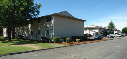 Rockwood Park Apartments in Salem, OR - Building Photo - Building Photo