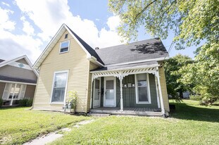 632 S State St in Greenfield, IN - Building Photo