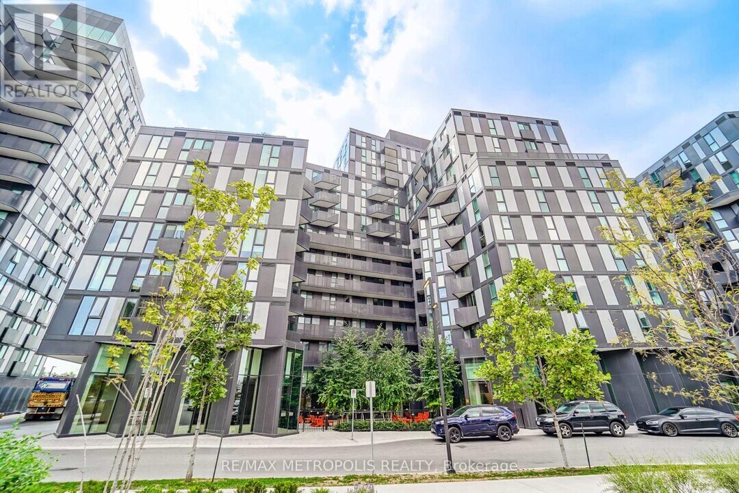 30 Tretti Wy in Toronto, ON - Building Photo
