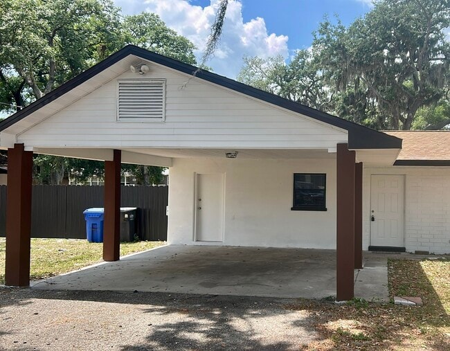 5605 Patterson Rd in Riverview, FL - Foto de edificio - Building Photo