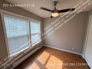 825 Alexander St SE in Grand Rapids, MI - Foto de edificio - Building Photo