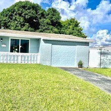 20200 NW 11th Ct-Unit -0 in Miami, FL - Building Photo - Building Photo