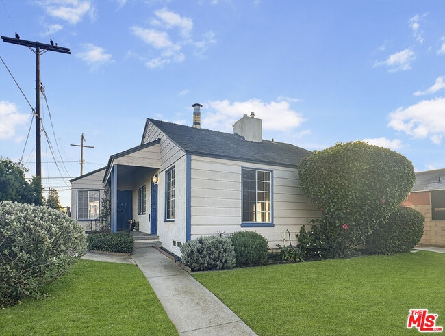 5962 W 85th Pl in Los Angeles, CA - Building Photo - Building Photo