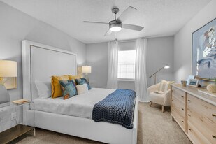 Carondolet Apartments