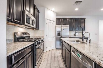 10750 Yarmouth Bay Ct in Las Vegas, NV - Building Photo - Building Photo