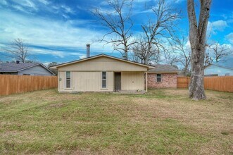 9478 Poinsettia Dr in Shreveport, LA - Foto de edificio - Building Photo
