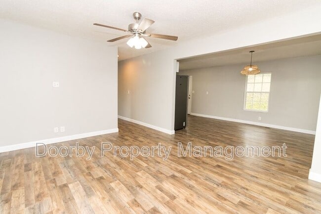 3629 Thrushwood Dr in Chattanooga, TN - Foto de edificio - Building Photo