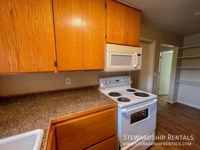 1827 Harris St in Eugene, OR - Building Photo - Building Photo