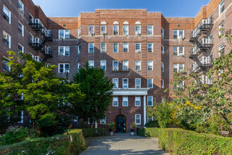 140 E 2nd St in Brooklyn, NY - Building Photo - Primary Photo