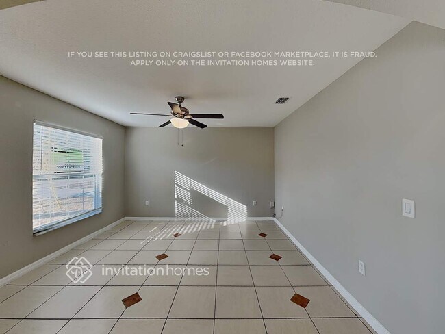 207 Dogfish Ln in Poinciana, FL - Foto de edificio - Building Photo