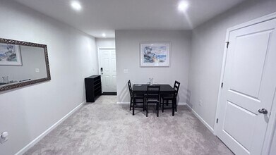 5958 Creekside Crossing Dr in Jacksonville, FL - Building Photo - Building Photo