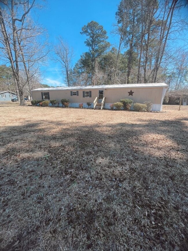 1035 Haws Run Rd in Maple Hill, NC - Building Photo - Building Photo