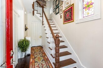 22 Forest St in Montclair, NJ - Foto de edificio - Building Photo