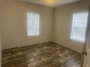 9402 Paradise Dr in Tampa, FL - Building Photo - Building Photo