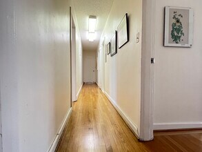 1014 Kapahulu Ave, Unit 220 in Honolulu, HI - Foto de edificio - Building Photo