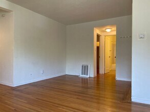 655 Oakland Ave in Oakland, CA - Building Photo - Building Photo