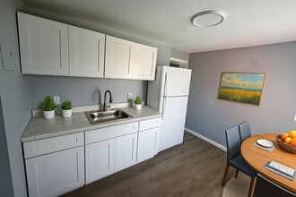 The Summit Apartments in Syracuse, NY - Building Photo - Building Photo