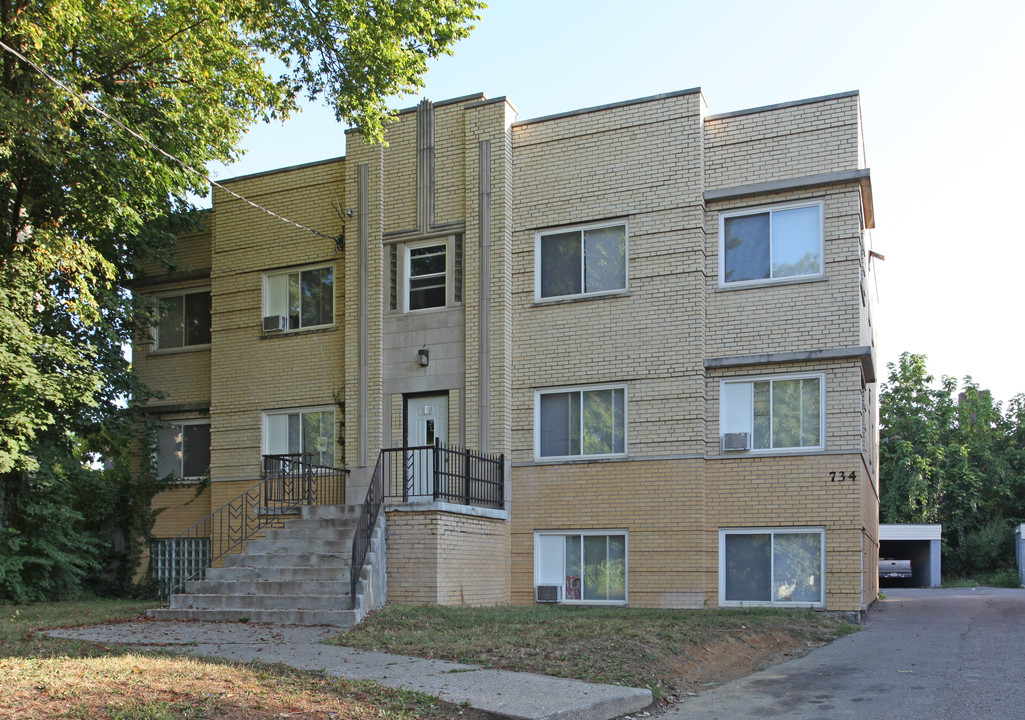 734-736 S Fred Shuttlesworth Cir in Cincinnati, OH - Foto de edificio