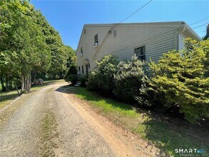 33 Hartford Ave in Madison, CT - Building Photo - Building Photo