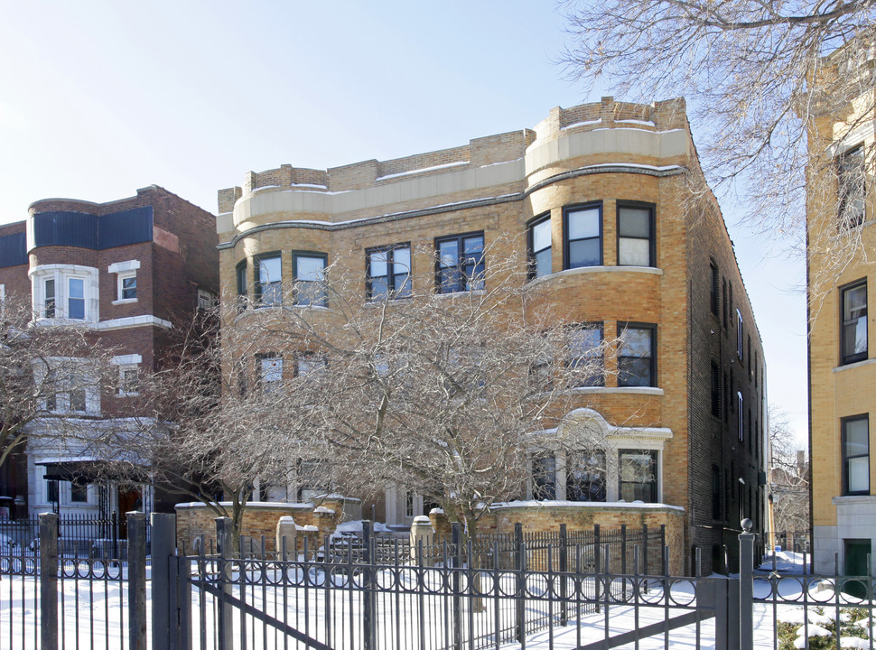 4322 N Sheridan Rd in Chicago, IL - Foto de edificio