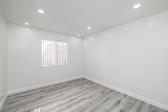 825 S. Hobart Blvd. in Los Angeles, CA - Building Photo - Interior Photo