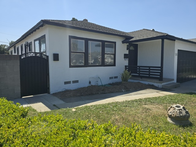 7986 Cleta St in Downey, CA - Foto de edificio