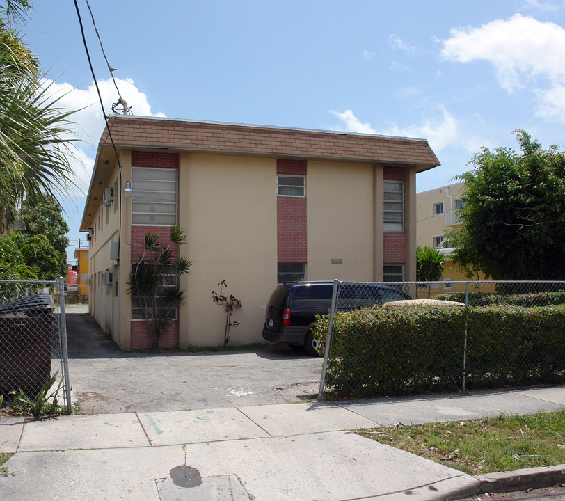 1434 SW 2nd St in Miami, FL - Building Photo